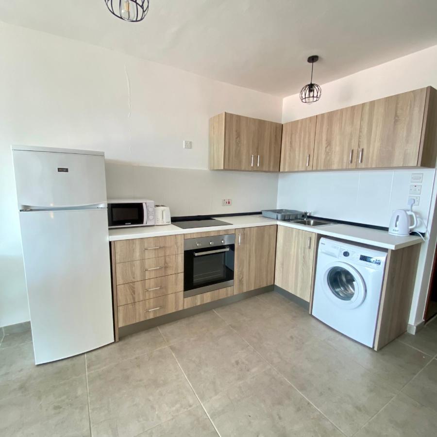F1 2 St Julians, Private Room, Bathroom & Living Shared Saint Julian's Εξωτερικό φωτογραφία